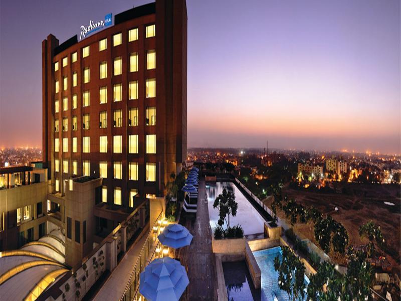 Radisson Blu Hotel New Delhi Paschim Vihar Екстериор снимка